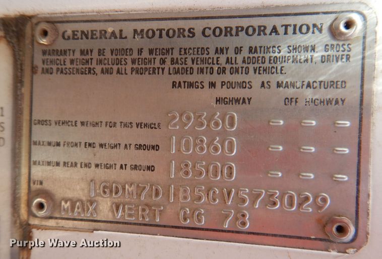 image for item MO9564 1982 GMC 7000  bucket truck