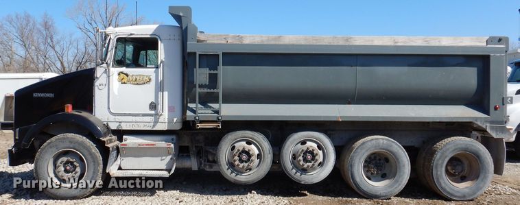 image for item MO9575 2004 Kenworth T800  dump truck