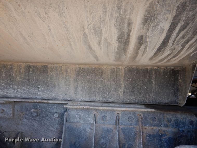 image for item MO9575 2004 Kenworth T800  dump truck