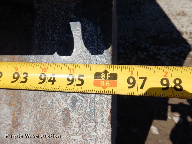 image for item MO9575 2004 Kenworth T800  dump truck