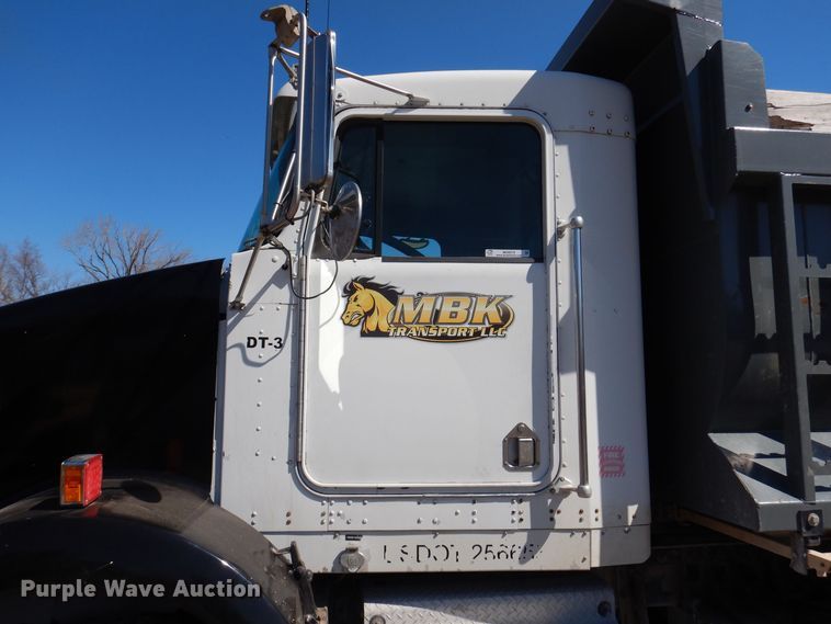 image for item MO9575 2004 Kenworth T800  dump truck