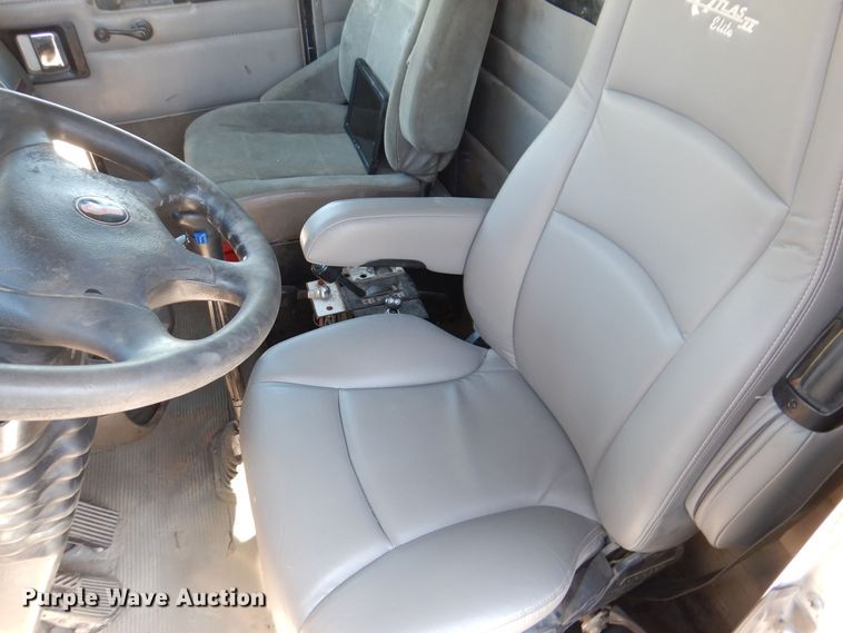 image for item MO9575 2004 Kenworth T800  dump truck