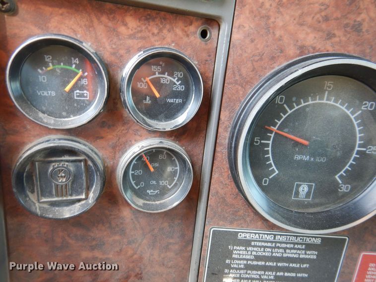 image for item MO9575 2004 Kenworth T800  dump truck