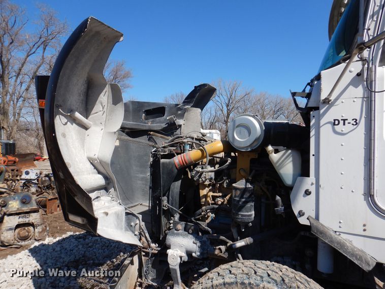 image for item MO9575 2004 Kenworth T800  dump truck