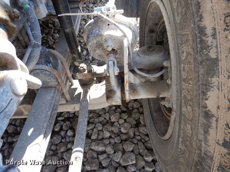 image for item MO9575 2004 Kenworth T800  dump truck