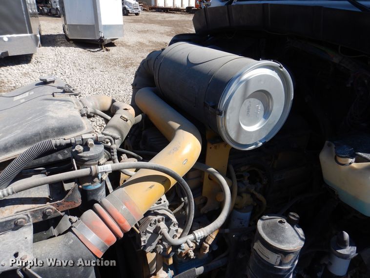 image for item MO9575 2004 Kenworth T800  dump truck