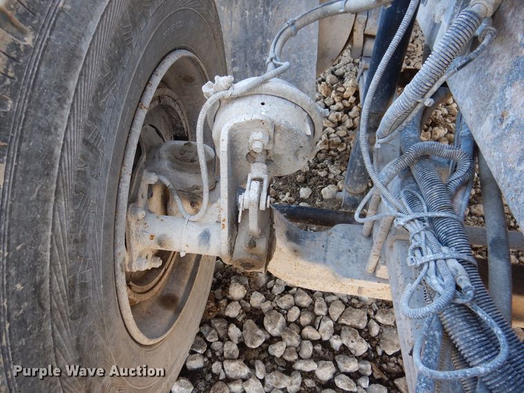 image for item MO9575 2004 Kenworth T800  dump truck