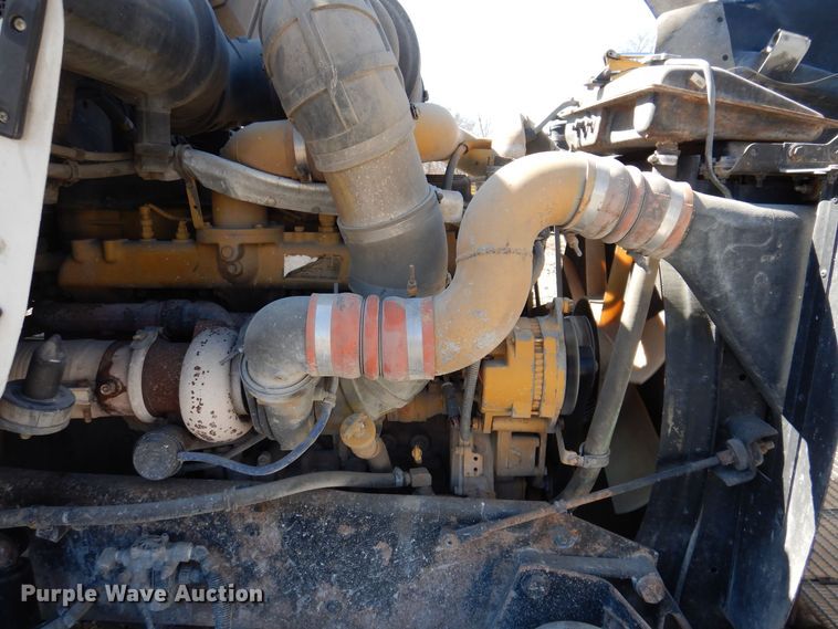 image for item MO9575 2004 Kenworth T800  dump truck