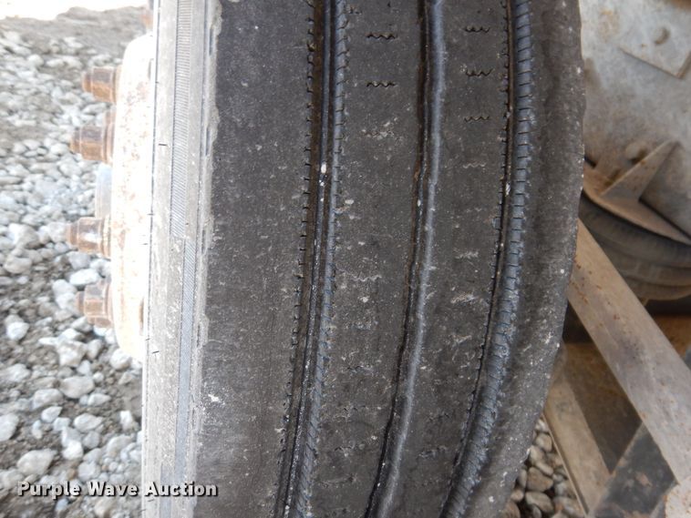 image for item MO9575 2004 Kenworth T800  dump truck