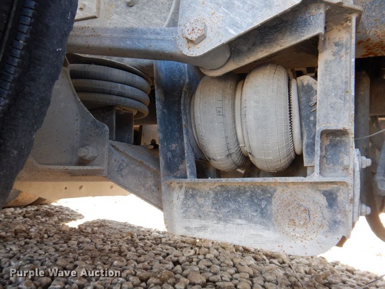 image for item MO9575 2004 Kenworth T800  dump truck