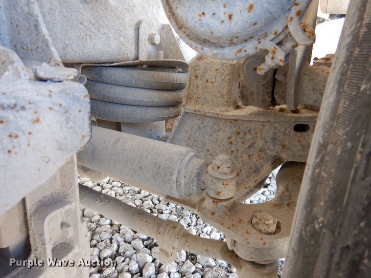 image for item MO9575 2004 Kenworth T800  dump truck