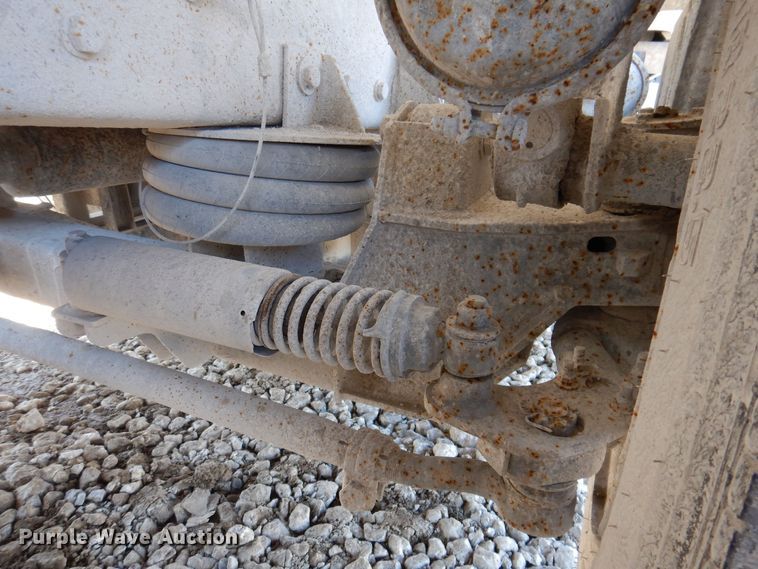 image for item MO9575 2004 Kenworth T800  dump truck