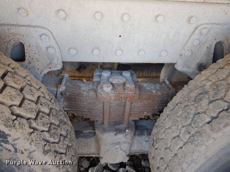 image for item MO9575 2004 Kenworth T800  dump truck