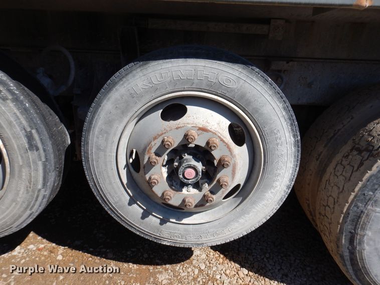 image for item MO9575 2004 Kenworth T800  dump truck