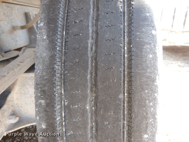 image for item MO9575 2004 Kenworth T800  dump truck