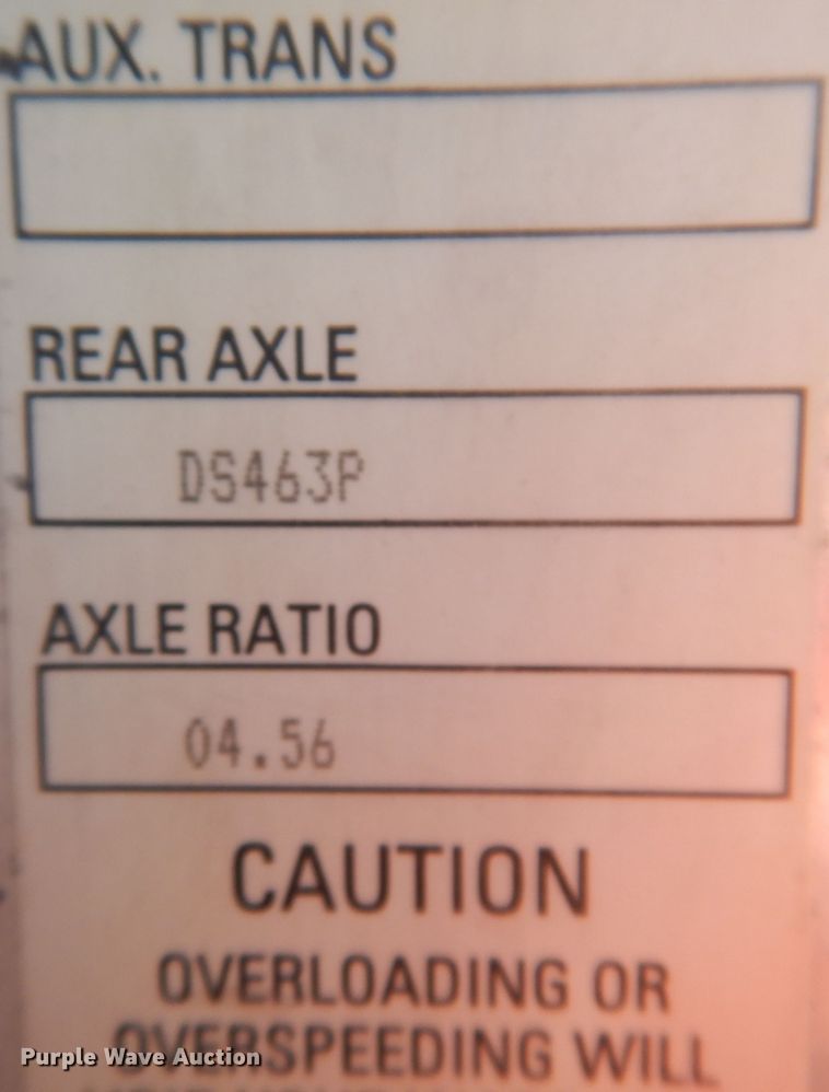 image for item MO9575 2004 Kenworth T800  dump truck