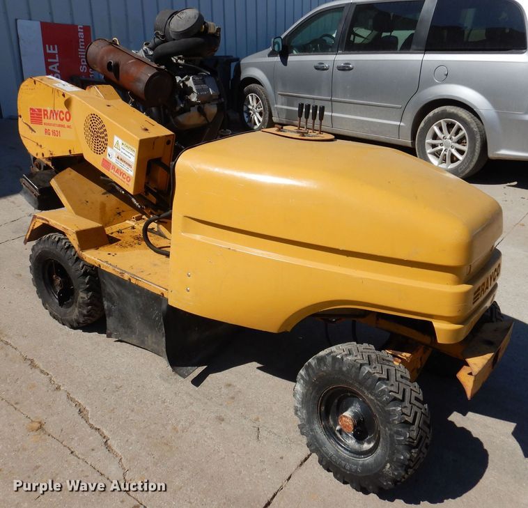 image for item MO9578 2005 Rayco RG1361  stump grinder