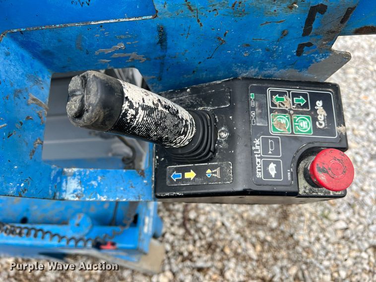 image for item MQ9870 2014 Genie GS-3246  scissor lift