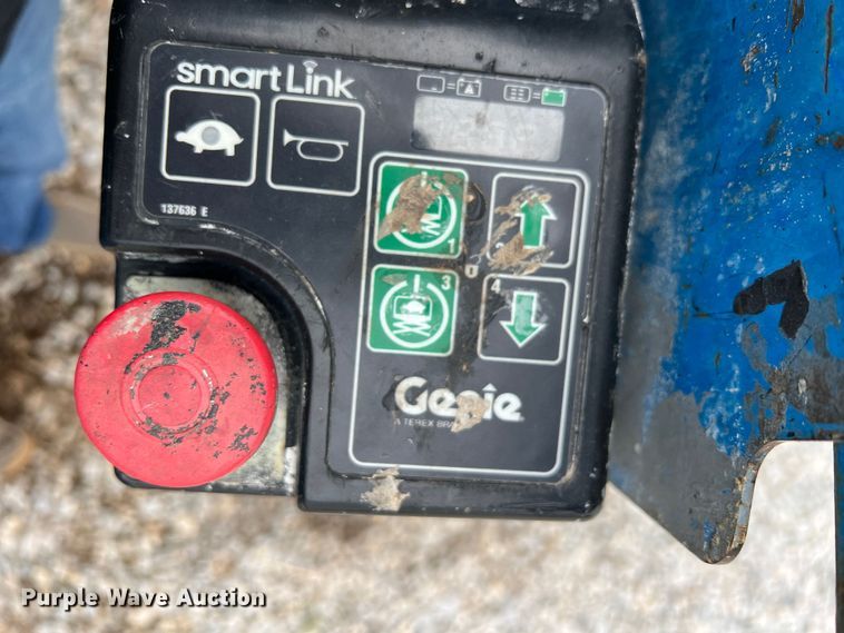 image for item MQ9870 2014 Genie GS-3246  scissor lift