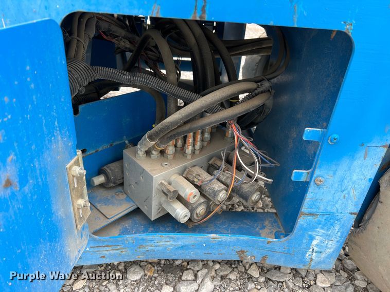 image for item MQ9870 2014 Genie GS-3246  scissor lift