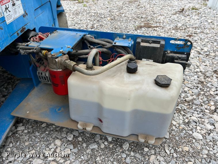 image for item MQ9870 2014 Genie GS-3246  scissor lift