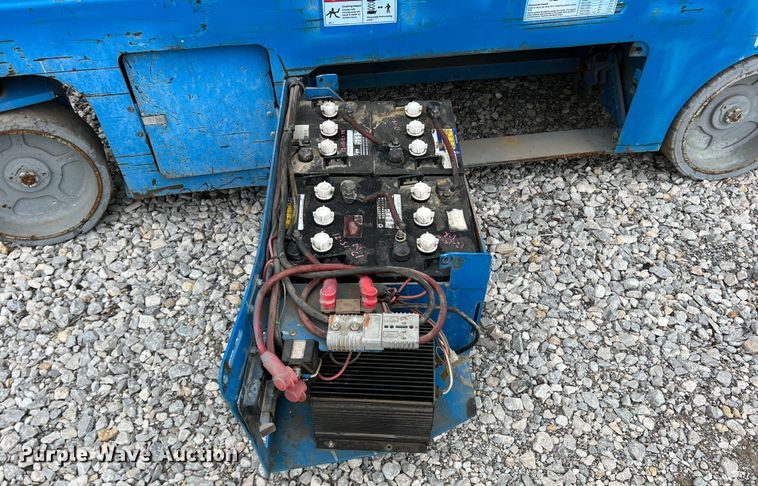 image for item MQ9870 2014 Genie GS-3246  scissor lift