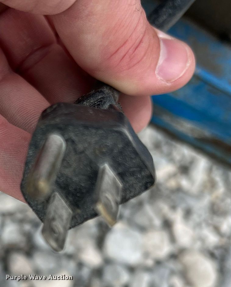 image for item MQ9870 2014 Genie GS-3246  scissor lift