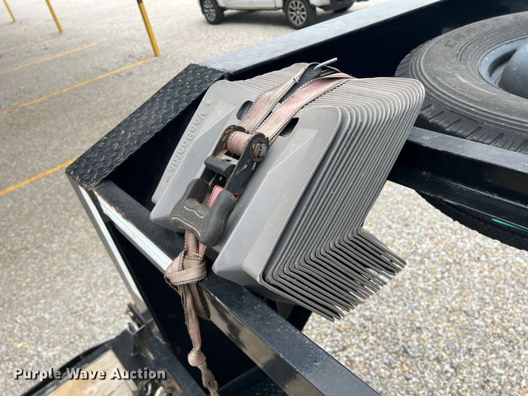 image for item MQ9871 2020 PJ  equipment trailer