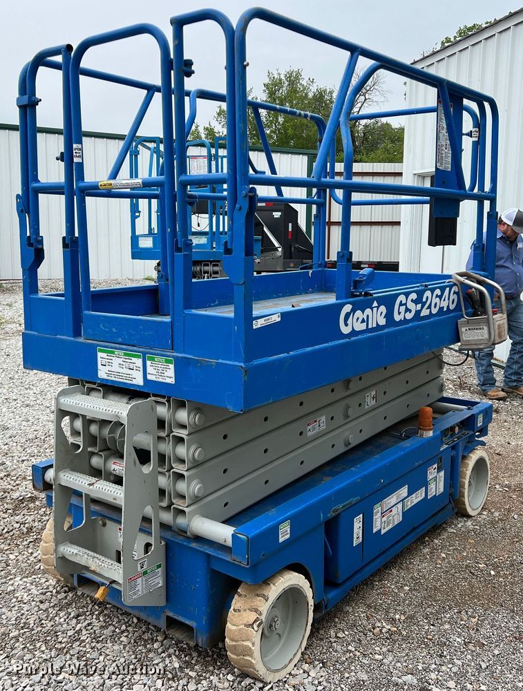 image for item MQ9872 1999 Genie GS2646  scissor lift