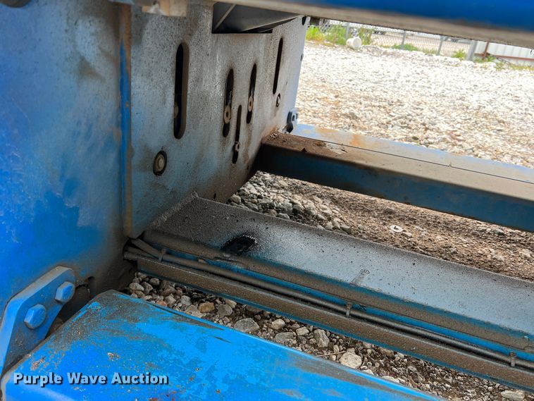 image for item MQ9872 1999 Genie GS2646  scissor lift