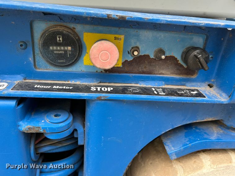 image for item MQ9872 1999 Genie GS2646  scissor lift