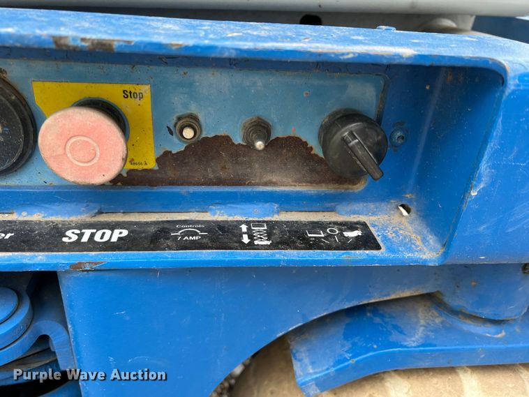 image for item MQ9872 1999 Genie GS2646  scissor lift