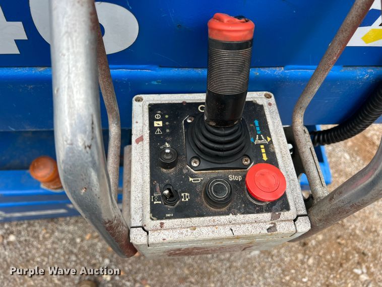 image for item MQ9872 1999 Genie GS2646  scissor lift