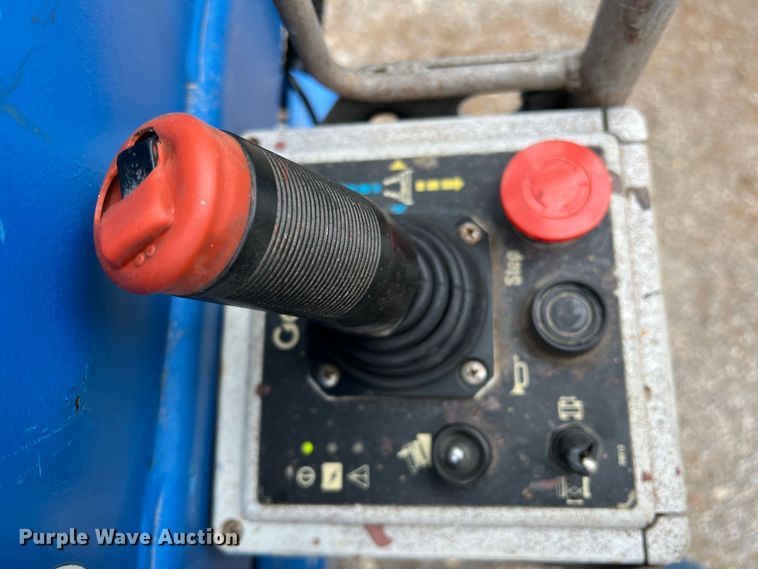 image for item MQ9872 1999 Genie GS2646  scissor lift