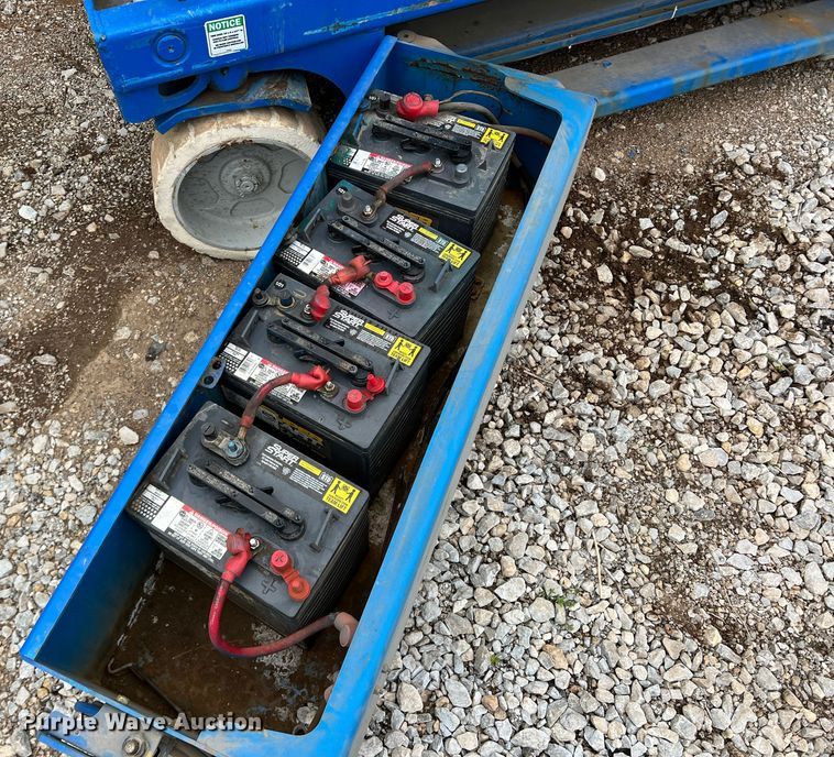 image for item MQ9872 1999 Genie GS2646  scissor lift