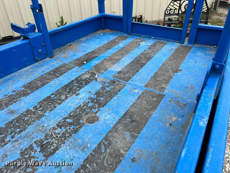 image for item MQ9872 1999 Genie GS2646  scissor lift