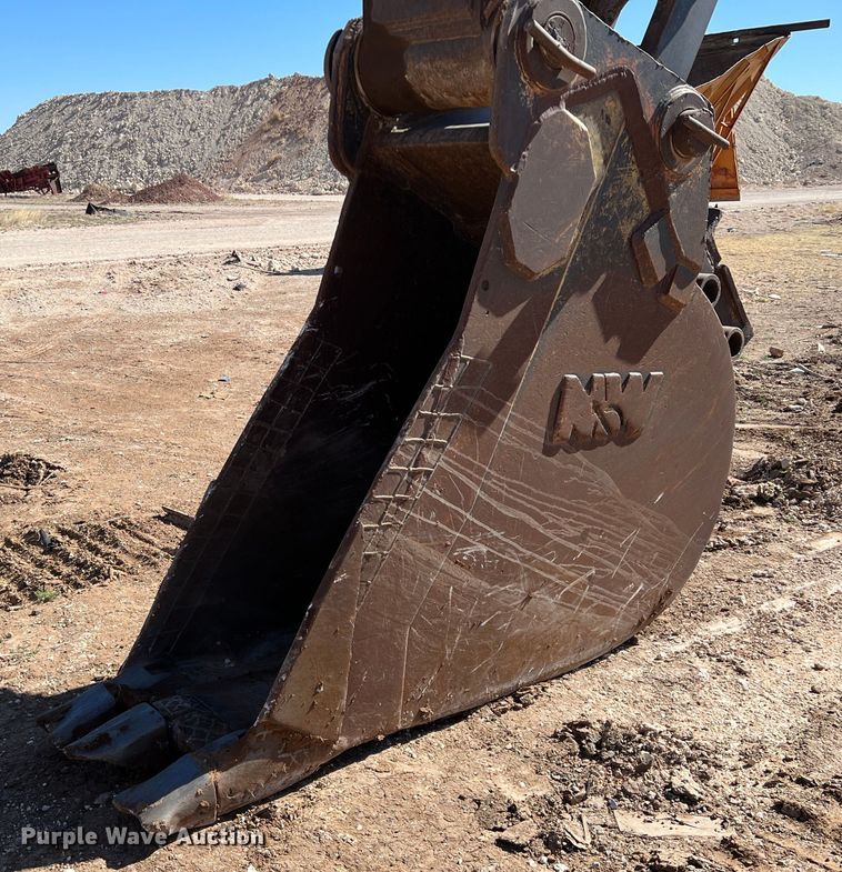 image for item MQ9881 2002 Case CX800  excavator