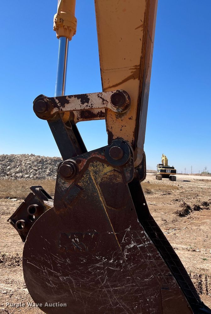 image for item MQ9881 2002 Case CX800  excavator