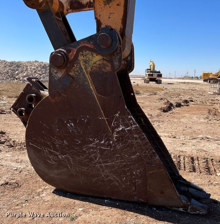 image for item MQ9881 2002 Case CX800  excavator