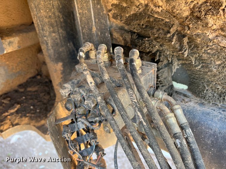 image for item MQ9881 2002 Case CX800  excavator