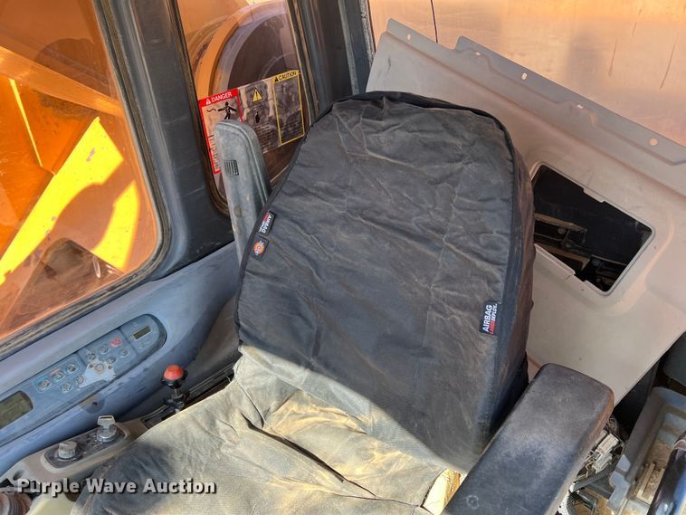 image for item MQ9881 2002 Case CX800  excavator