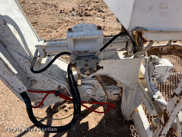 image for item MQ9883 1998 Snorkel ATB60ALCU  boom lift