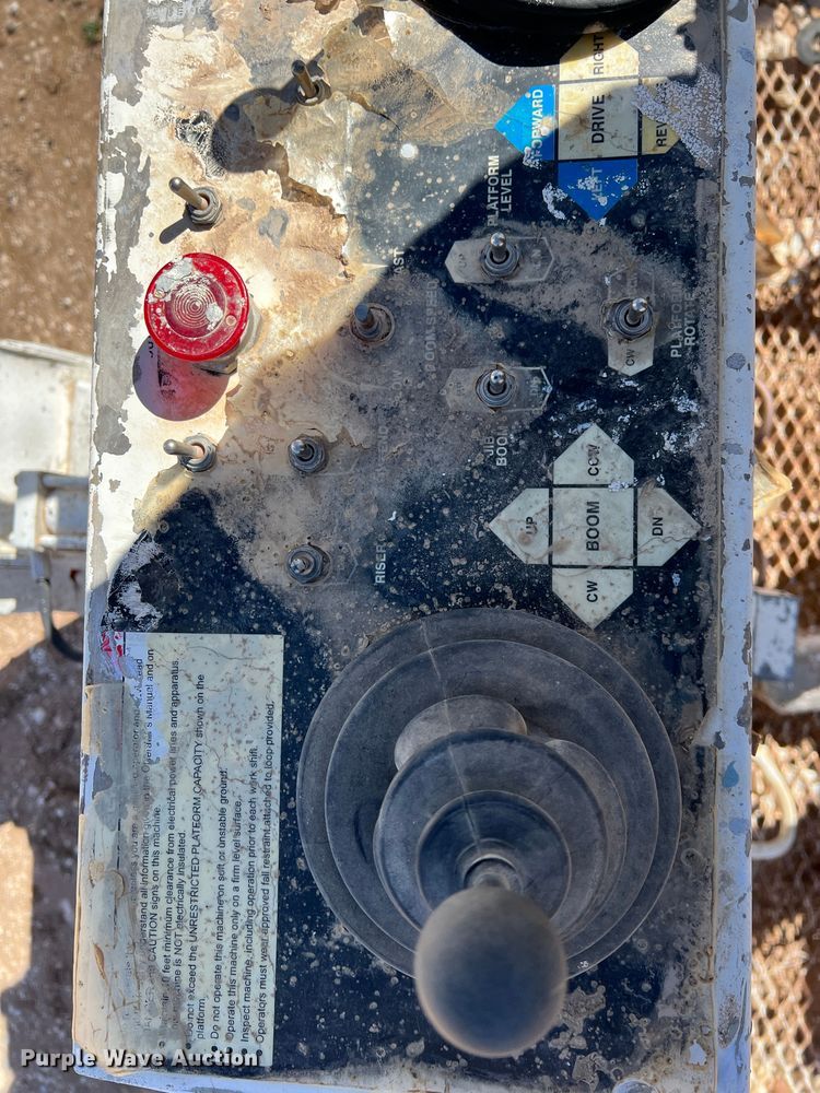 image for item MQ9883 1998 Snorkel ATB60ALCU  boom lift