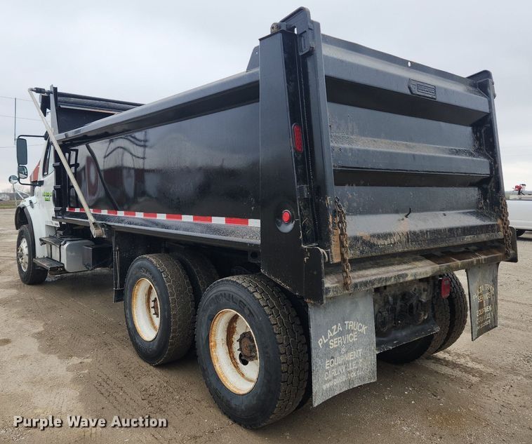 image for item MW9555 2005 Freightliner Business Class M2  dump truck