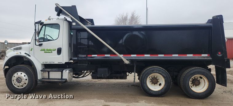 image for item MW9555 2005 Freightliner Business Class M2  dump truck
