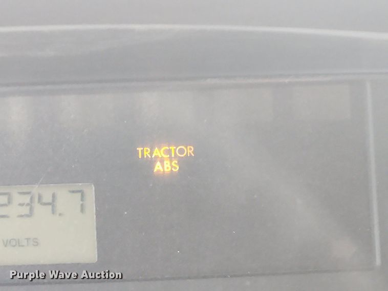 image for item MW9555 2005 Freightliner Business Class M2  dump truck