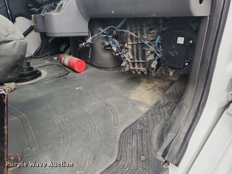 image for item MW9555 2005 Freightliner Business Class M2  dump truck