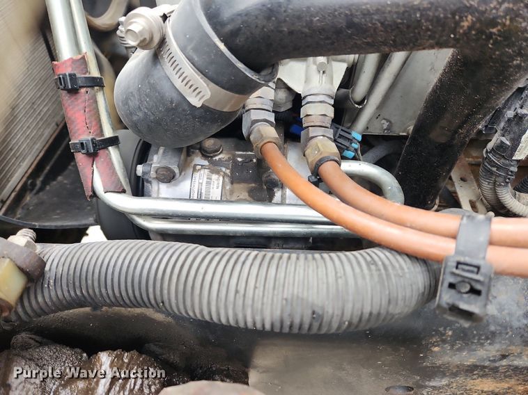 image for item MW9555 2005 Freightliner Business Class M2  dump truck