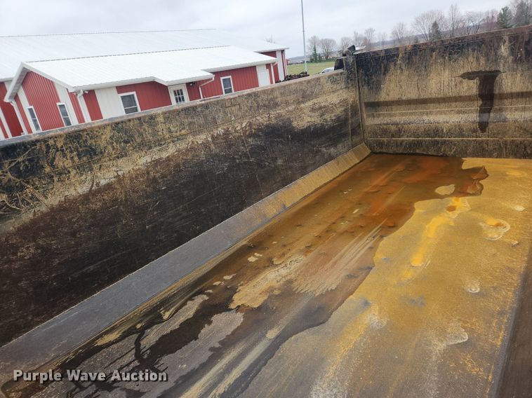 image for item MW9555 2005 Freightliner Business Class M2  dump truck