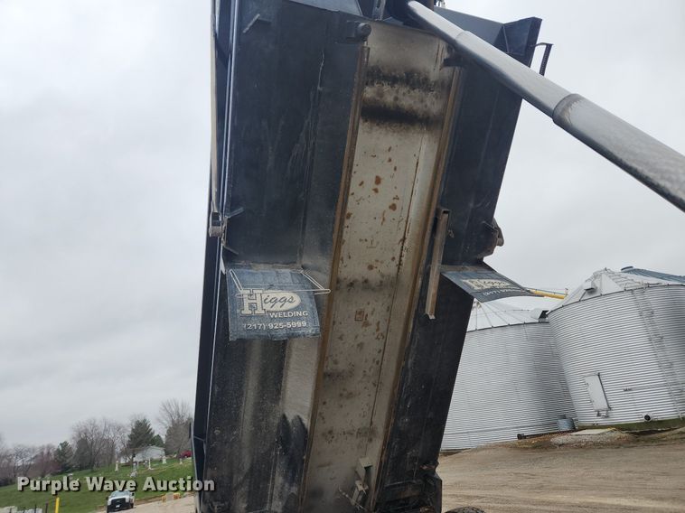 image for item MW9555 2005 Freightliner Business Class M2  dump truck